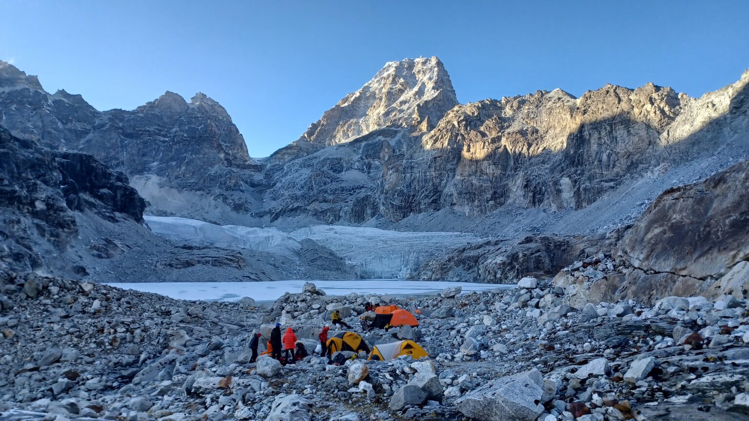 Kyajori Nepal Trekking Beklimming Sofie Lenaerts Stef Maginelle Fisiotics The Wildlinger